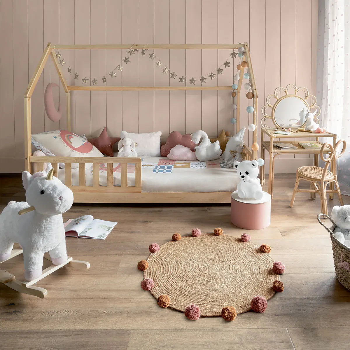 Cama intantil tipo cabaña Bosco che admosfera febrero