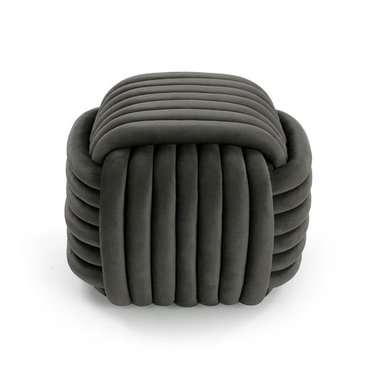 PUF CUADRADO GRIS OSCURO KNOT VERSA 2026 JUNIO