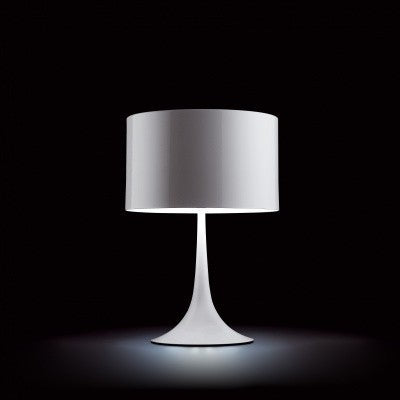 <p>Lámpara de mesa, diseño, pie blanco mate, pantalla gris claro. Interior de la pantalla blanco.</p> Grupo sdm JULIO